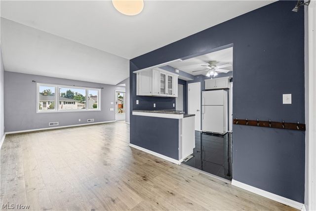 578 E Dartmoor Avenue, Seven Hills, OH 44131