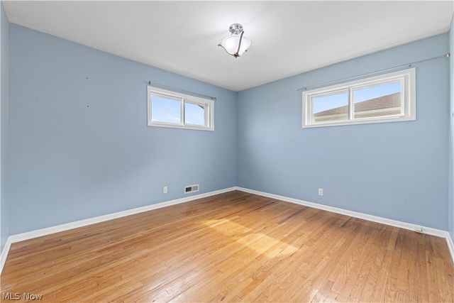 578 E Dartmoor Avenue, Seven Hills, OH 44131