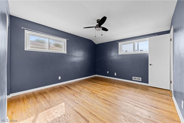 578 E Dartmoor Avenue, Seven Hills, OH 44131
