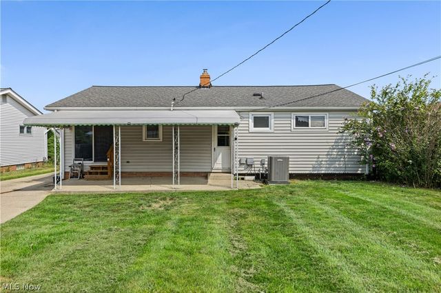 578 E Dartmoor Avenue, Seven Hills, OH 44131