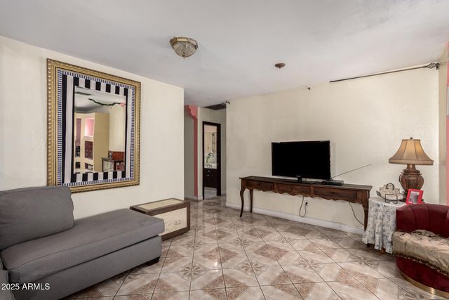 4025 N 59TH Drive, Phoenix, AZ 85033