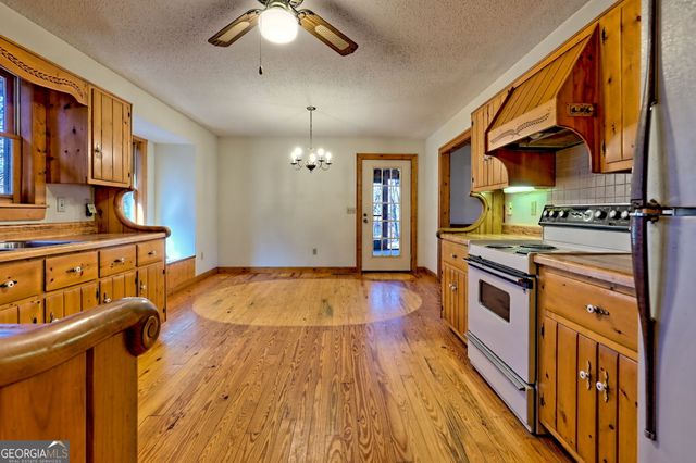 46 Clare Lane, Rabun Gap, GA 30568