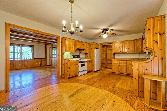 46 Clare Lane, Rabun Gap, GA 30568