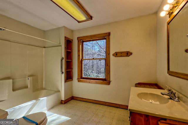 46 Clare Lane, Rabun Gap, GA 30568