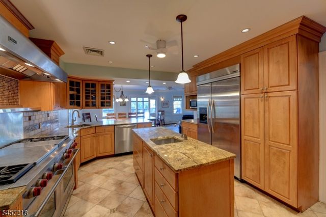 25 Morningside Cir, Little Falls Twp., NJ 07424