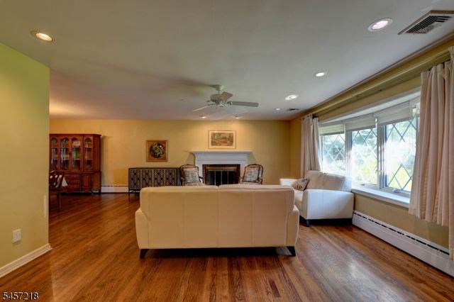 25 Morningside Cir, Little Falls Twp., NJ 07424