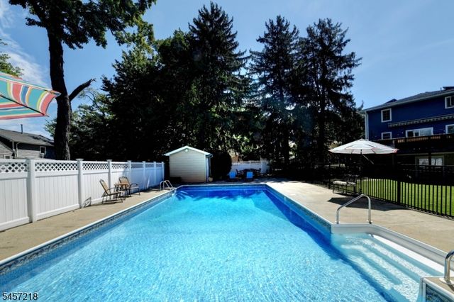 25 Morningside Cir, Little Falls Twp., NJ 07424