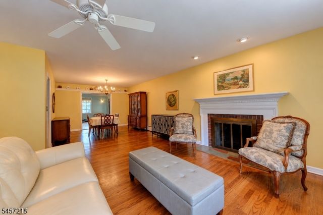 25 Morningside Cir, Little Falls Twp., NJ 07424