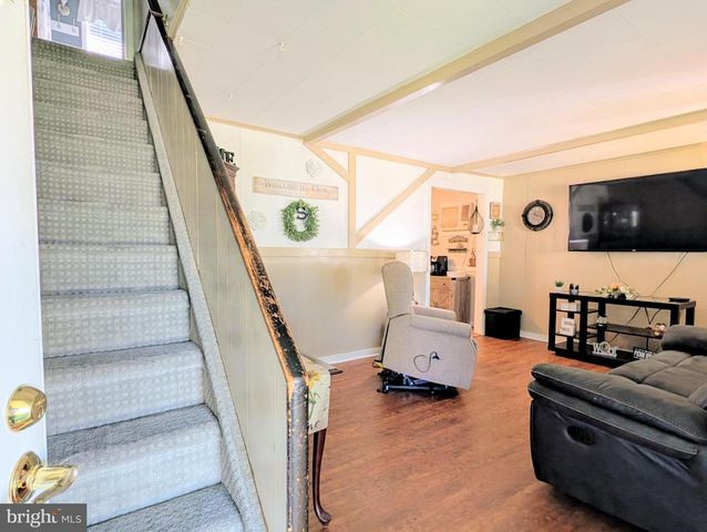 714 WYNDOM TER, Secane, PA 19018