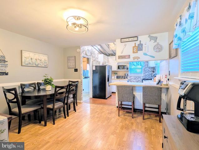 714 WYNDOM TER, Secane, PA 19018