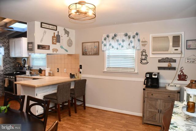 714 WYNDOM TER, Secane, PA 19018