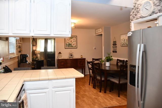 714 WYNDOM TER, Secane, PA 19018