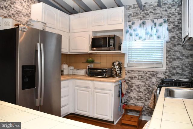 714 WYNDOM TER, Secane, PA 19018
