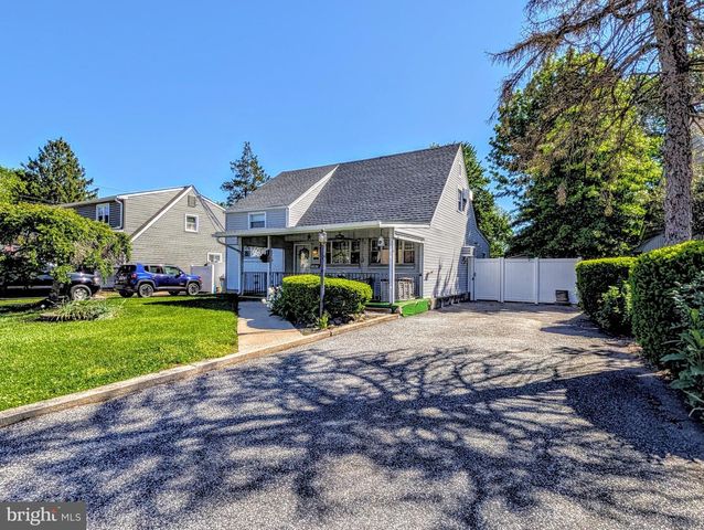 714 WYNDOM TER, Secane, PA 19018
