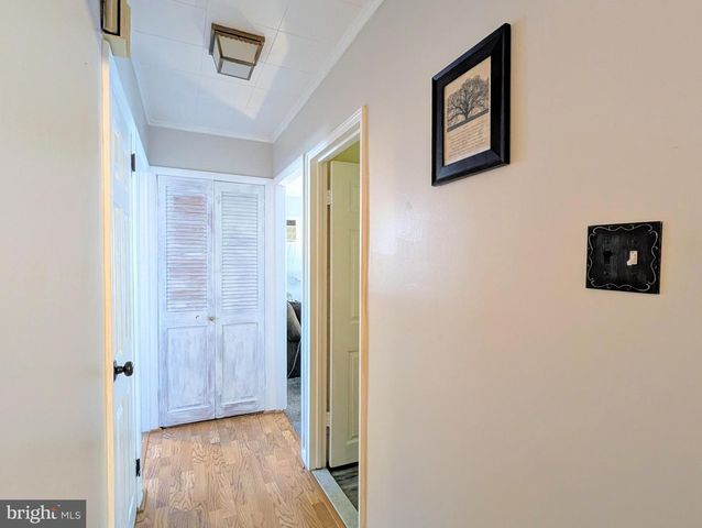 714 WYNDOM TER, Secane, PA 19018