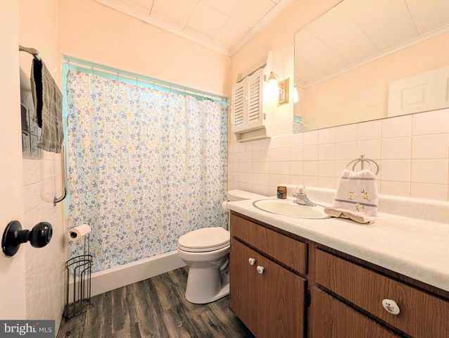 714 WYNDOM TER, Secane, PA 19018