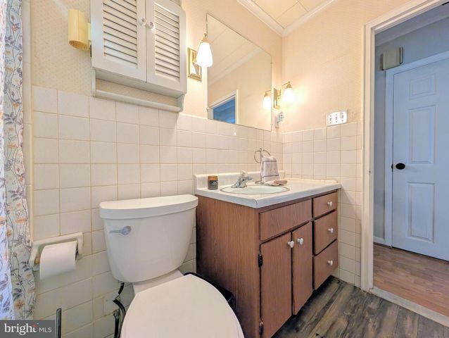 714 WYNDOM TER, Secane, PA 19018