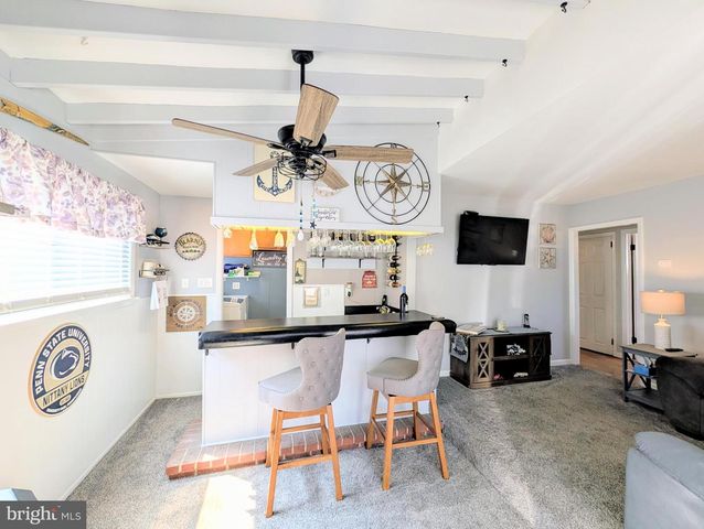 714 WYNDOM TER, Secane, PA 19018