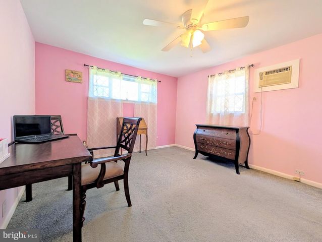 714 WYNDOM TER, Secane, PA 19018