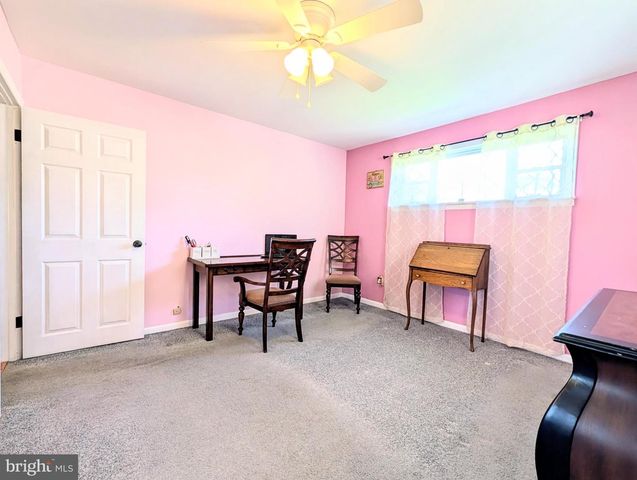714 WYNDOM TER, Secane, PA 19018
