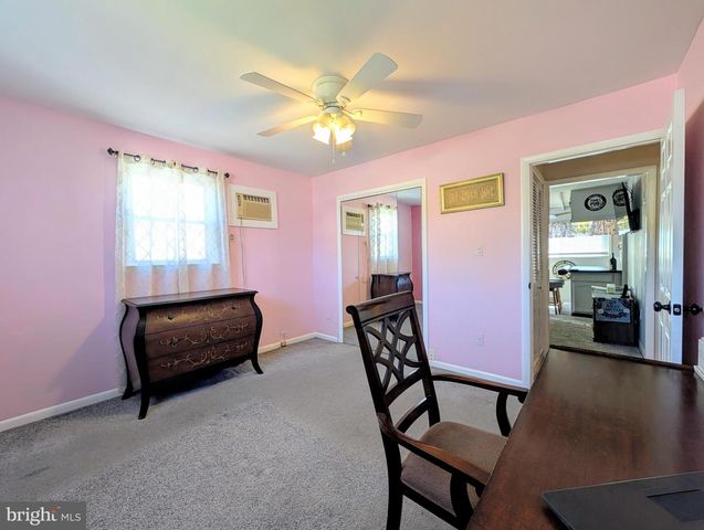 714 WYNDOM TER, Secane, PA 19018