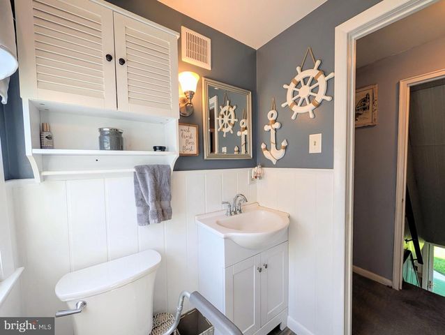 714 WYNDOM TER, Secane, PA 19018