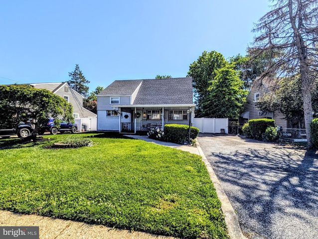 714 WYNDOM TER, Secane, PA 19018