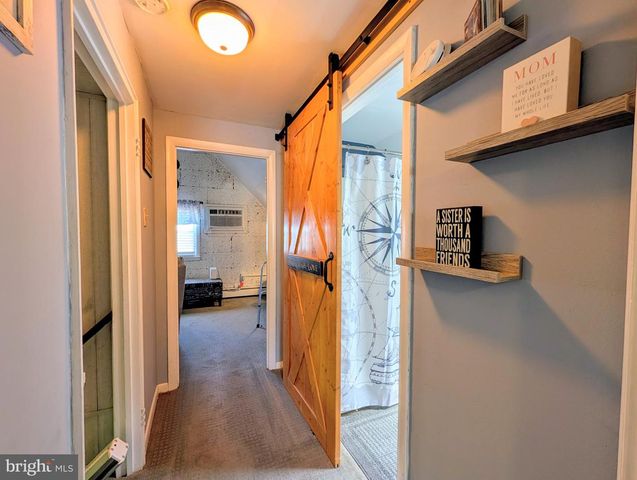 714 WYNDOM TER, Secane, PA 19018