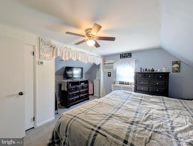 714 WYNDOM TER, Secane, PA 19018