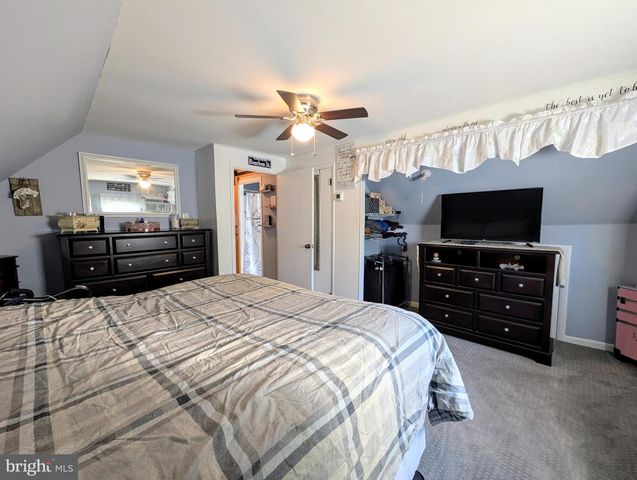 714 WYNDOM TER, Secane, PA 19018