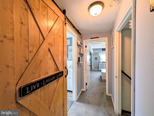 714 WYNDOM TER, Secane, PA 19018