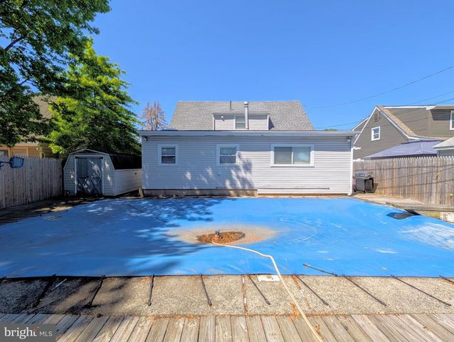 714 WYNDOM TER, Secane, PA 19018