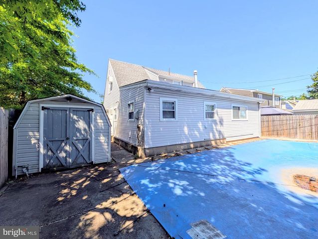 714 WYNDOM TER, Secane, PA 19018