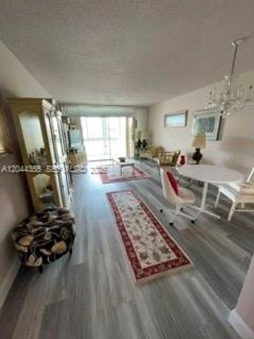 9010 Sunrise Lakes Blvd 301, Sunrise, FL 33322