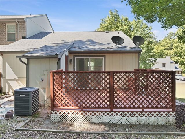 46 James SQ, Williamsburg, VA 23185