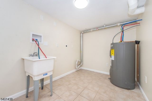 78 Winona Trl, Jefferson Twp., NJ 07849