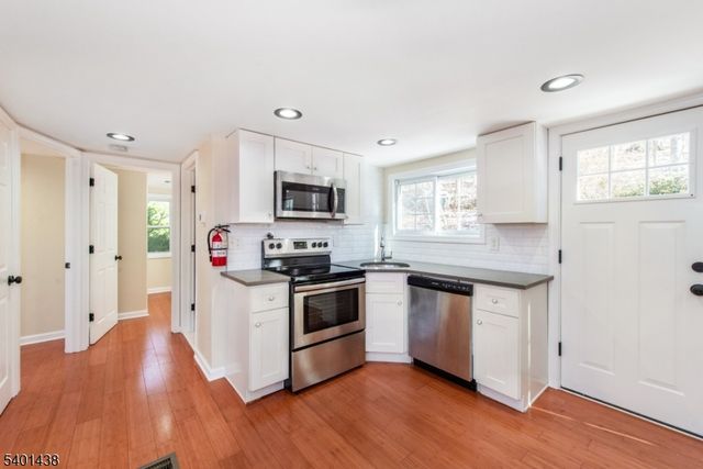 78 Winona Trl, Jefferson Twp., NJ 07849