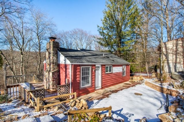 78 Winona Trl, Jefferson Twp., NJ 07849