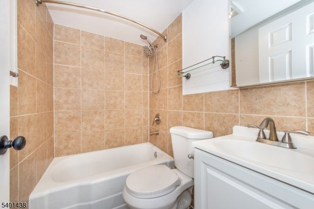 78 Winona Trl, Jefferson Twp., NJ 07849