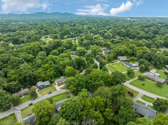 4902 Darlington Ct, Nashville, TN 37211