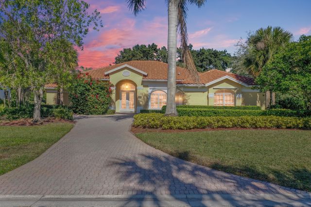 9406 Meadowood Drive, Fort Pierce, FL 34951