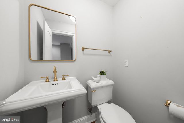 4050 MANSION DR NW, Washington, DC 20007