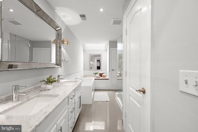 4050 MANSION DR NW, Washington, DC 20007