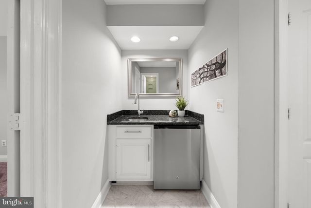 4050 MANSION DR NW, Washington, DC 20007