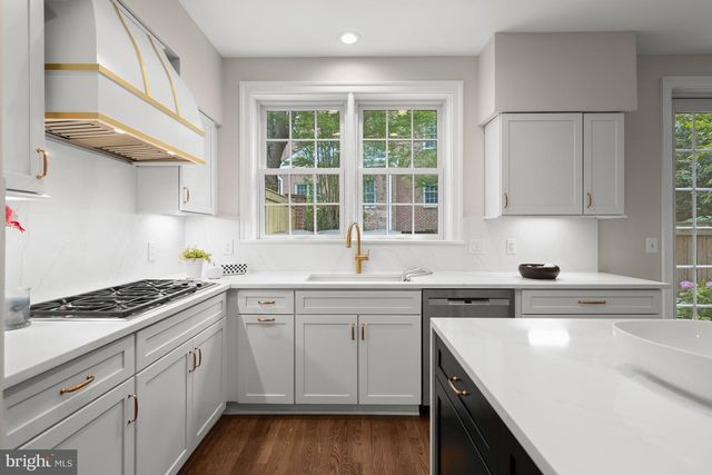 4050 MANSION DR NW, Washington, DC 20007