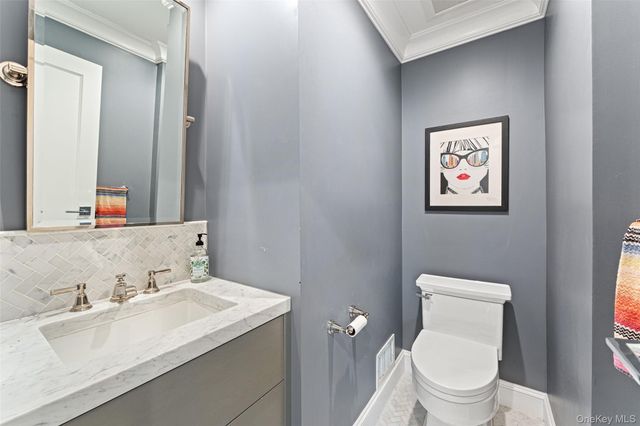 12 Kolbert Drive, Scarsdale, NY 10583