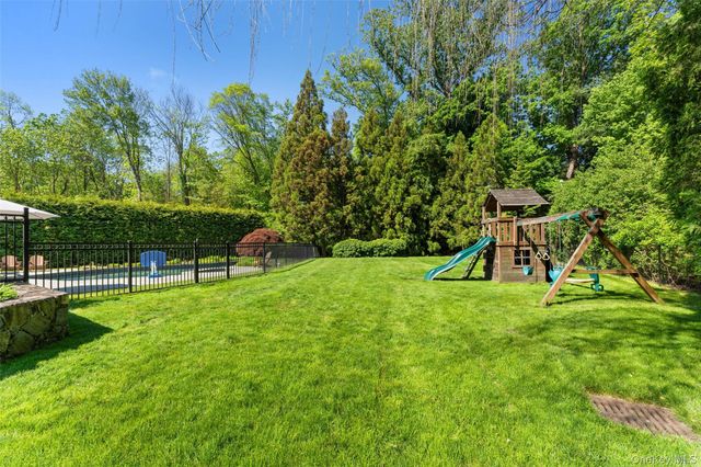 12 Kolbert Drive, Scarsdale, NY 10583