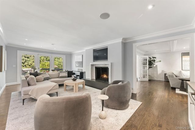 12 Kolbert Drive, Scarsdale, NY 10583