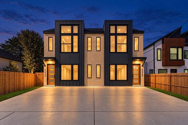 4425 Aledo Street A-B, Houston, TX 77051