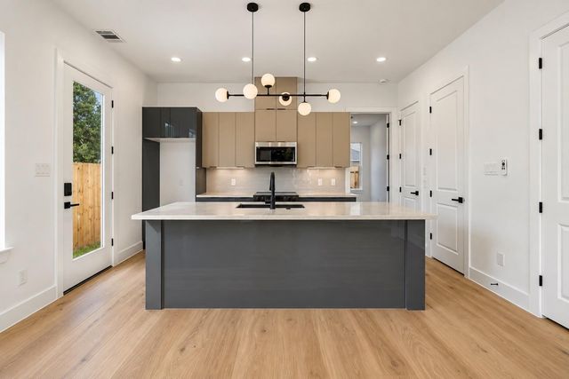 4425 Aledo Street A-B, Houston, TX 77051